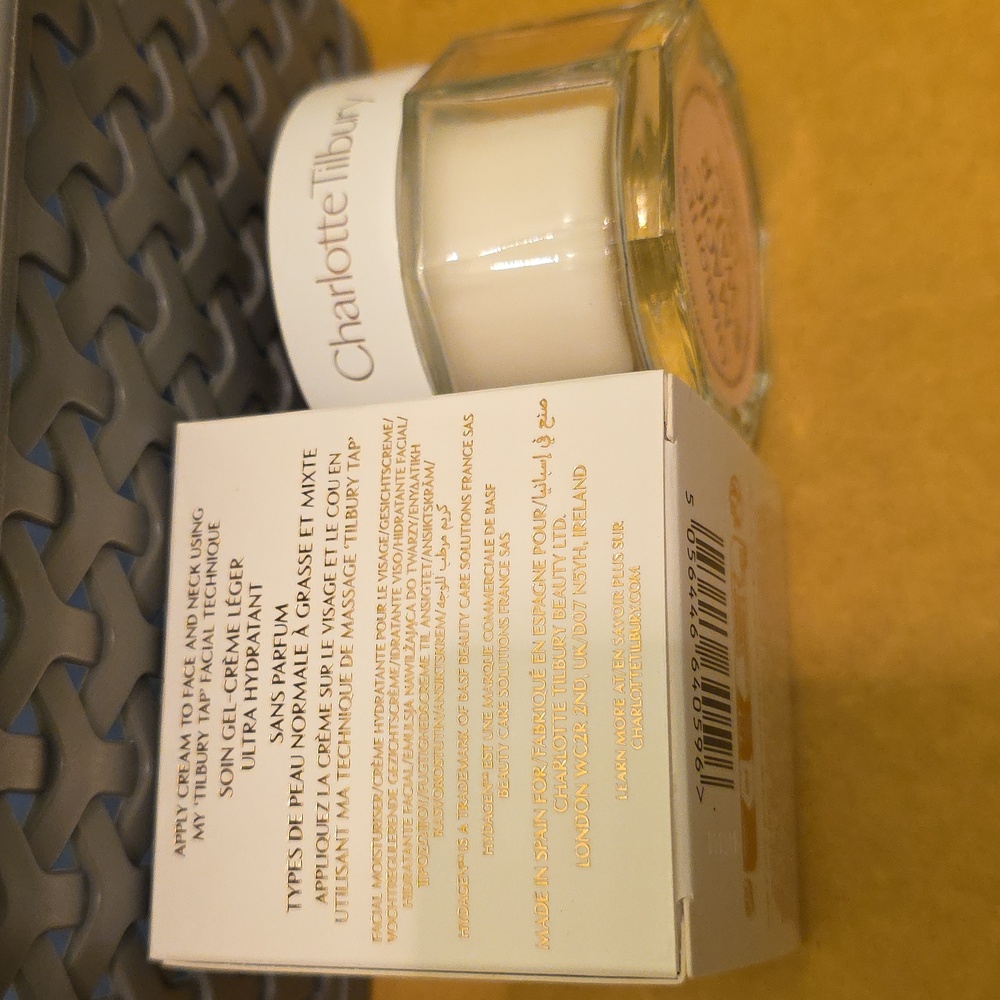 Charlotte Tilbury Magic WATER Cream Moisturizer STANDARD SIZE 30ml/1 fl oz. BNIB - Picture 7 of 8